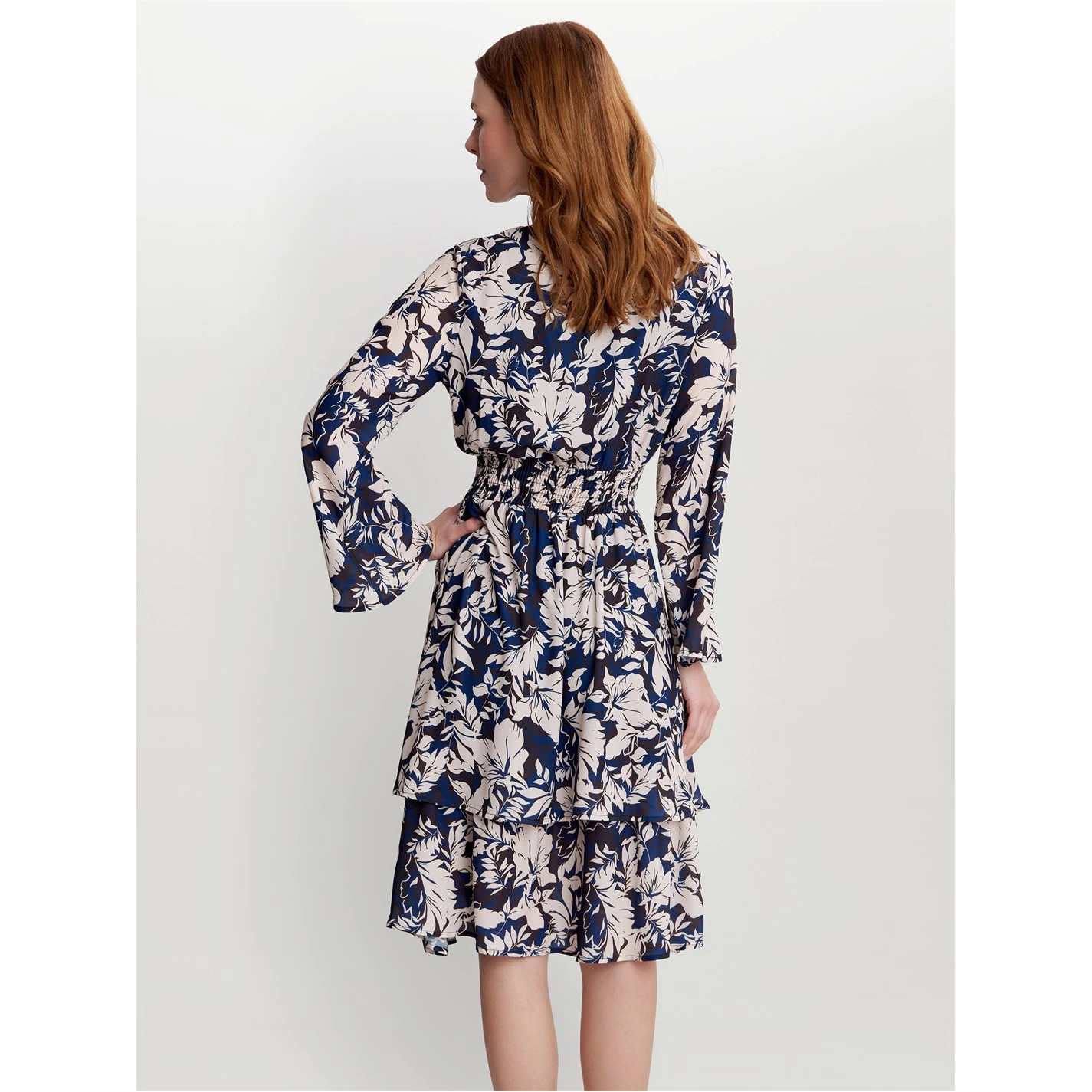 Gina Bacconi ALARICE V NECK ROUCHED WAIST DRESS 2 Gina Bacconi ALARICE V NECK ROUCHED WAIST DRESS - Image 2