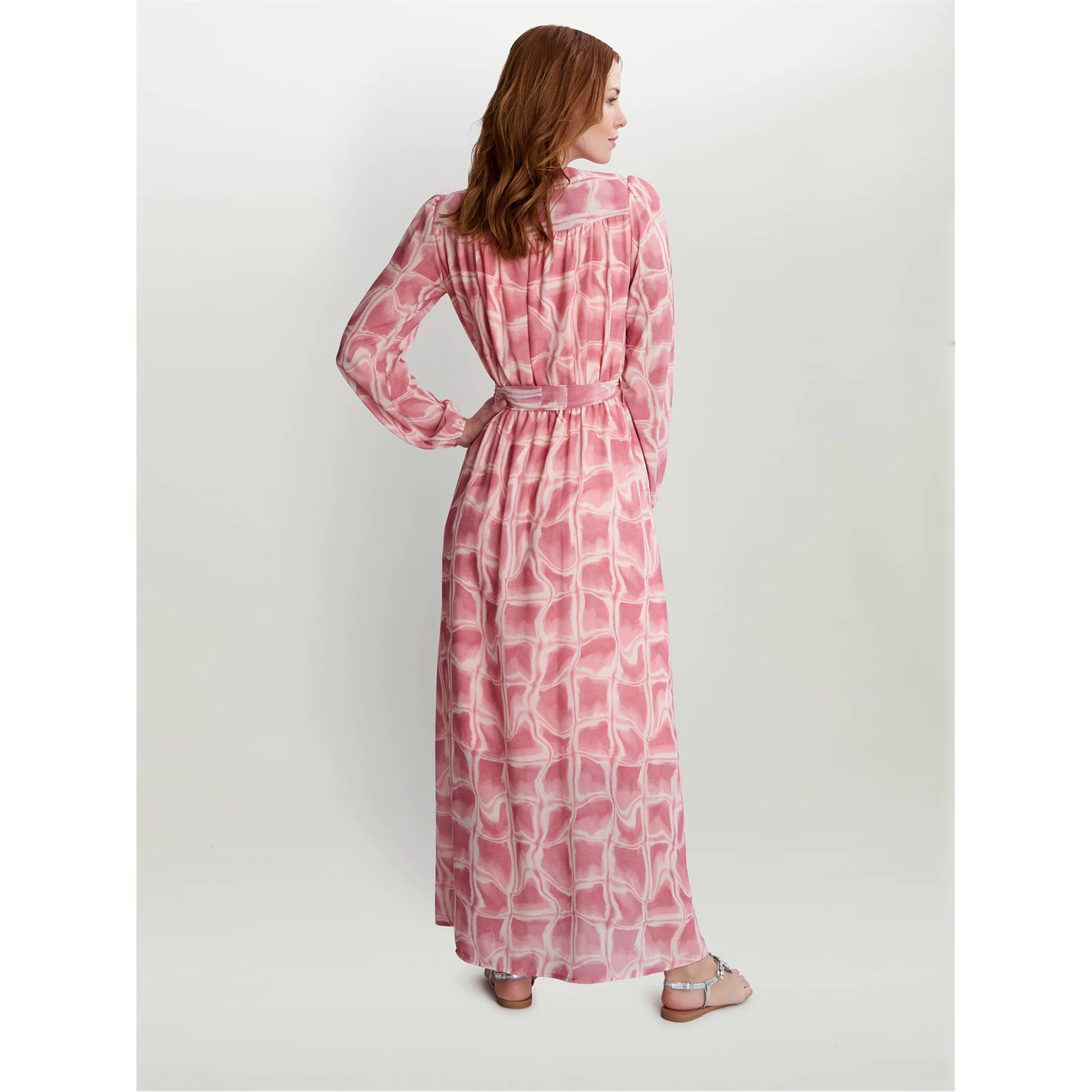 Gina Bacconi QUEENIE PRINT GEORGETTE DRESS WITH LONGSLEEVES & SELF BELT 2 Gina Bacconi QUEENIE PRINT GEORGETTE DRESS WITH LONGSLEEVES & SELF BELT - Image 2