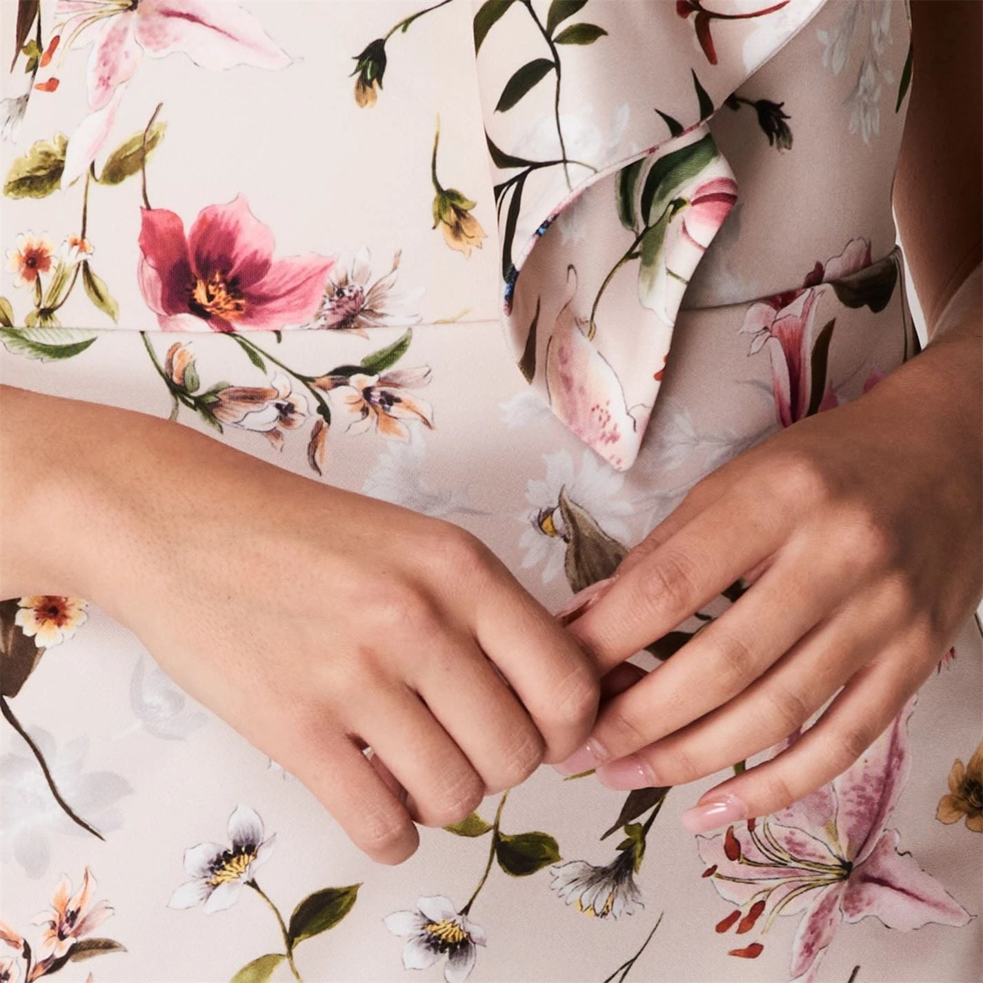 Gina Bacconi Gina Bacconi Darcella Floral Scuba Dress 5 Gina Bacconi Gina Bacconi Darcella Floral Scuba Dress - Image 5